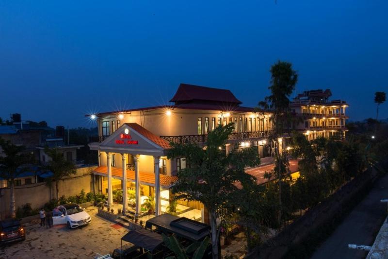 Hotel Royal Safari Читван Экстерьер фото