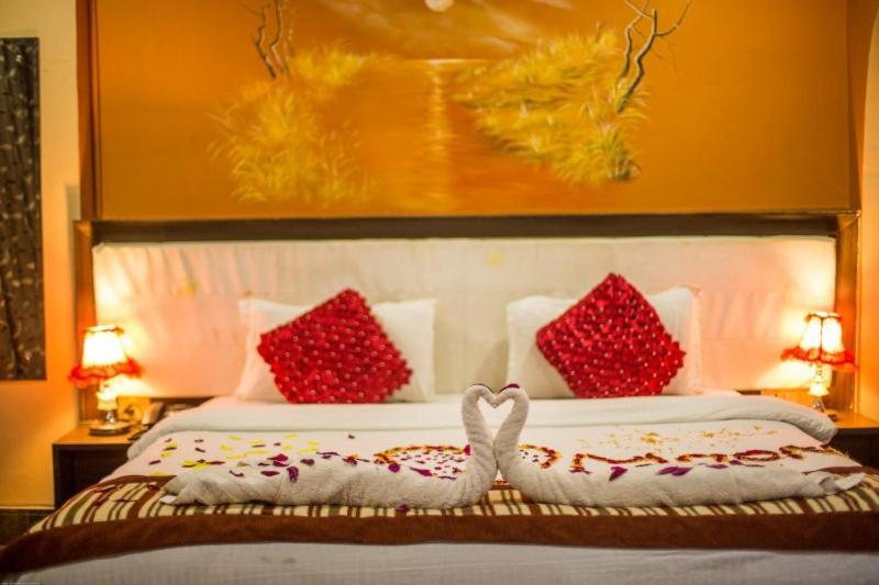 Hotel Royal Safari Читван Экстерьер фото